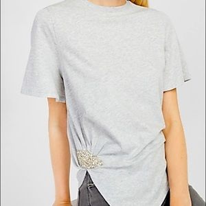 Express embellished side asymmetrical tee